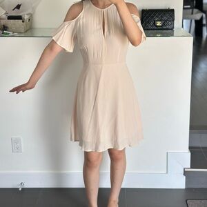 Dynamite Cream Flowy Cold Shoulder Dress S